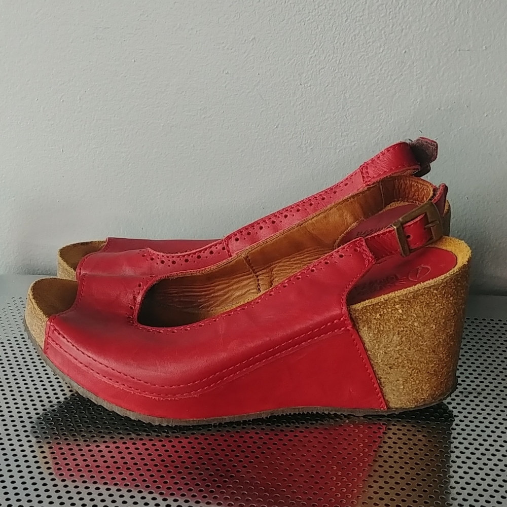 Sergio Tomani red leather wedges